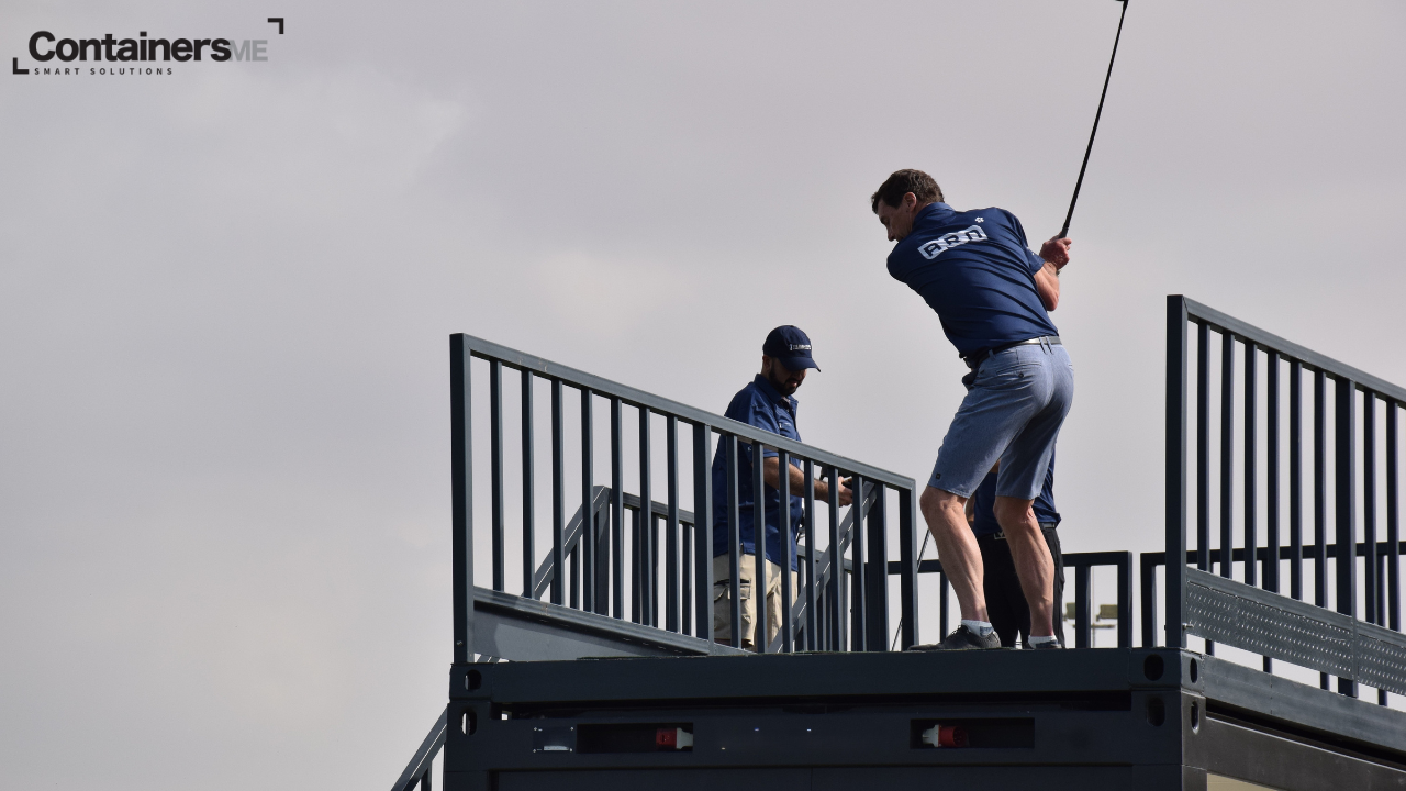 container pop up store with roof top made using modular mobile container