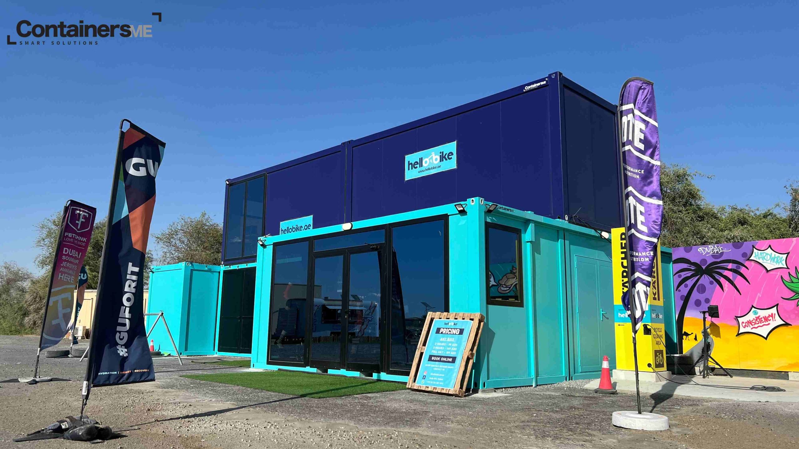 inside side view of a Container retail unit for e-commerce